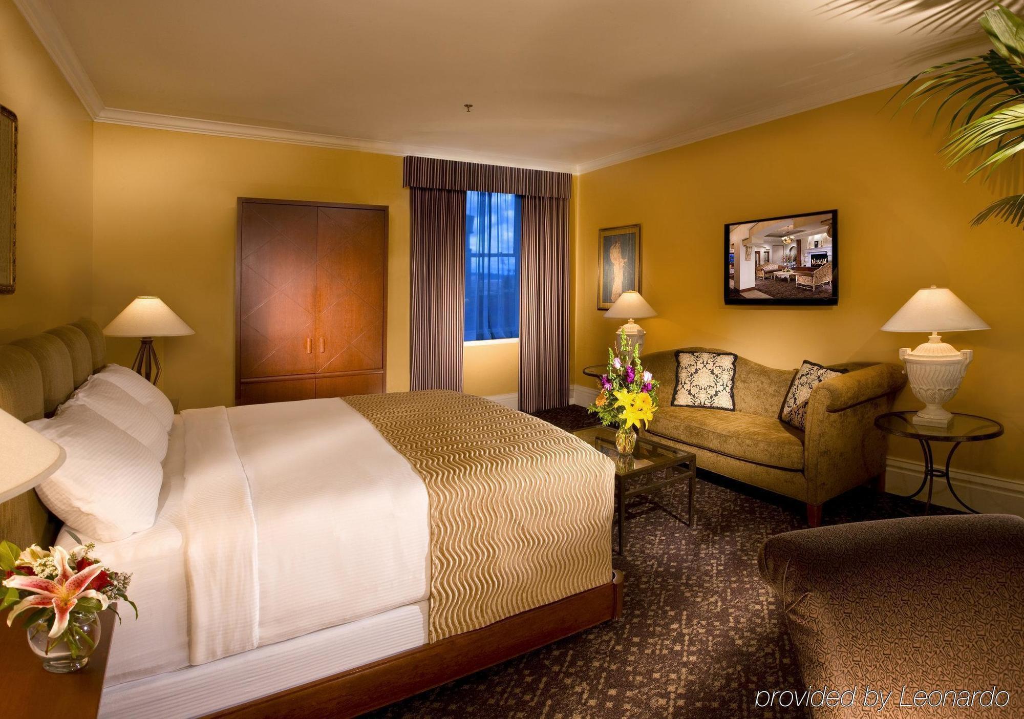 The Louie, A Davenport Hotel, Autograph Collection Спокейн Стая снимка